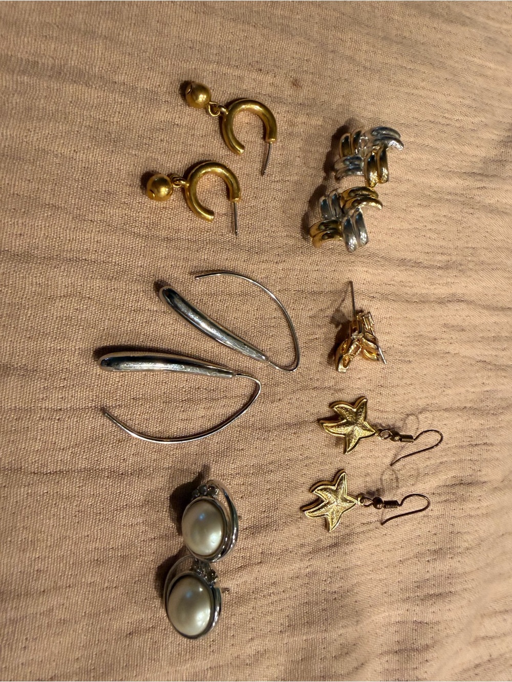 6 Pairs of Mixed Metal Earrings - Gold & Silver